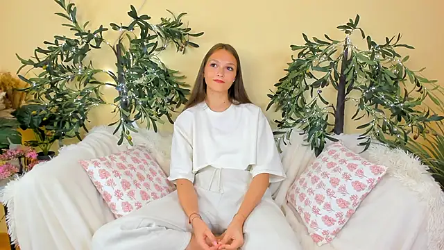 Snapshot of KailaTerres chatting on September 19, 2025, 8:27 am KailaTerres online show from September 19, 2025, 8:27 am