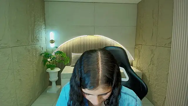 dany r  online show from April 7, 2026, 2:17 pm