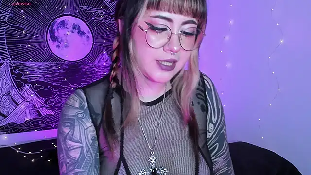 Hallucigenia  online show from December 4, 2025, 3:54 pm