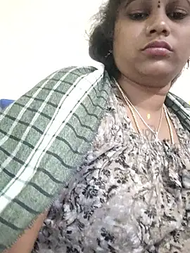 sweetqueen143 online show from January 7, 2026, 5:48 pm