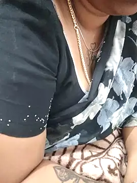 sweetqueen143 online show from March 4, 2026, 3:45 am