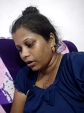 Snapshot of sweetqueen143 chatting on May 2, 2026, 3:28 pm sweetqueen143 online show from May 2, 2026, 3:28 pm
