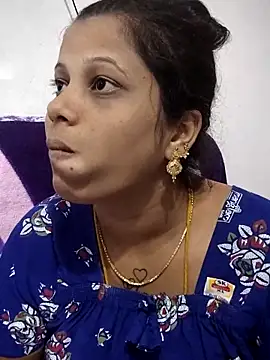 Snapshot of sweetqueen143 chatting on May 12, 2026, 3:20 pm sweetqueen143 online show from May 12, 2026, 3:20 pm