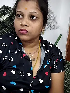 Snapshot of sweetqueen143 chatting on May 15, 2026, 11:12 pm sweetqueen143 online show from May 15, 2026, 11:12 pm