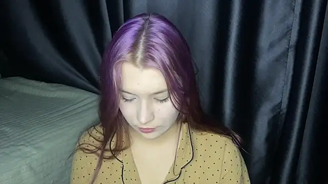 Elvira8cute online show from October 23, 2025, 4:06 pm