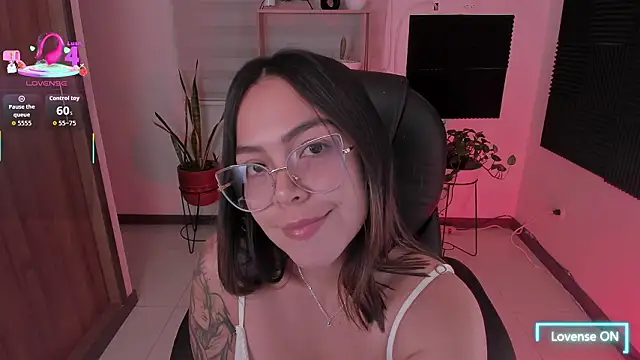 Snapshot of TaniaVelvet chatting on February 6, 2026, 12:15 am TaniaVelvet online show from February 6, 2026, 12:15 am