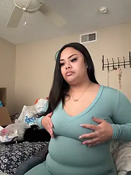 Snapshot of kiaradanielaxx chatting on February 13, 2026, 12:17 am kiaradanielaxx online show from February 13, 2026, 12:17 am