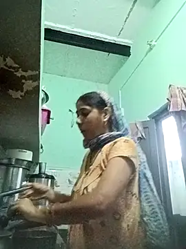 Cute-Charvii online show from April 1, 2026, 1:17 am