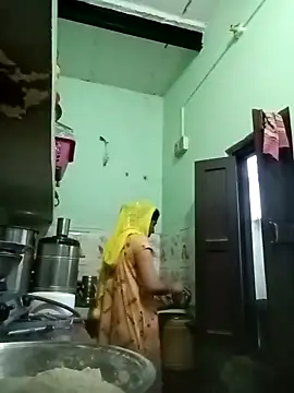 Cute-Charvii online show from April 8, 2026, 1:05 am