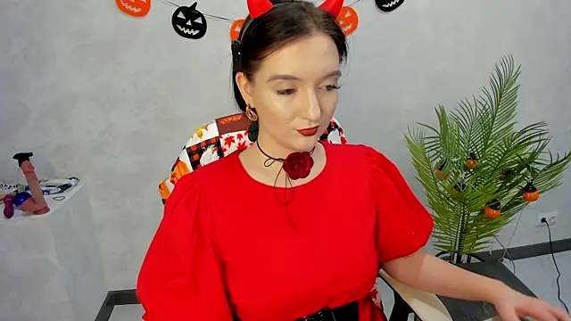 Lesley Wins online show from October 31, 2025, 8:04 am