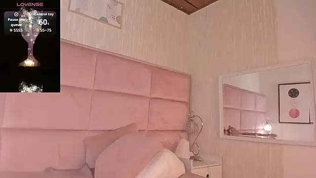 Snapshot of HaathorX chatting on October 15, 2025, 12:11 am HaathorX online show from October 15, 2025, 12:11 am