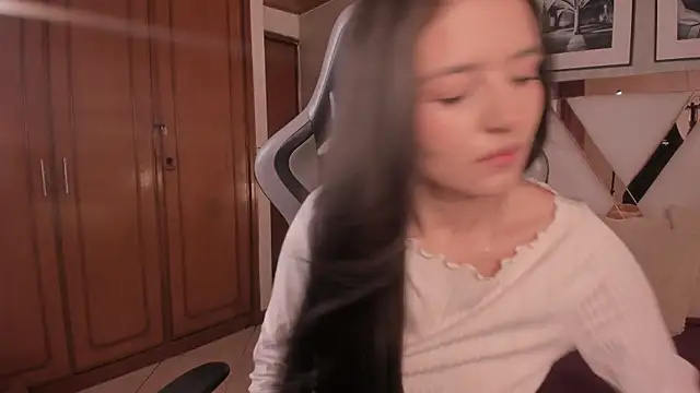 Snapshot of HaathorX chatting on October 18, 2025, 3:02 pm HaathorX online show from October 18, 2025, 3:02 pm