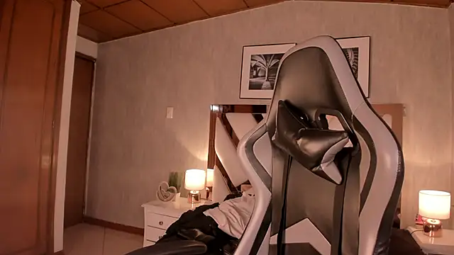 Snapshot of HaathorX chatting on November 1, 2025, 10:34 pm HaathorX online show from November 1, 2025, 10:34 pm