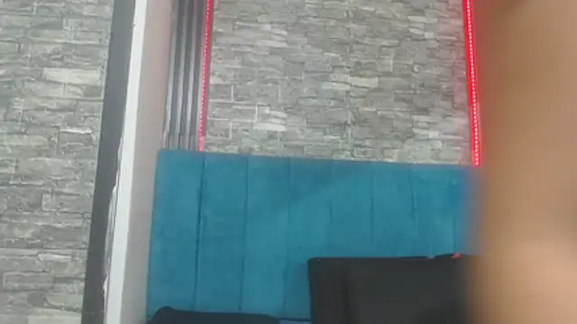 Lil Rose2006 online show from December 17, 2025, 12:22 pm