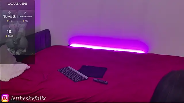 Snapshot of lettheskyfallx chatting on November 16, 2025, 12:38 am lettheskyfallx online show from November 16, 2025, 12:38 am