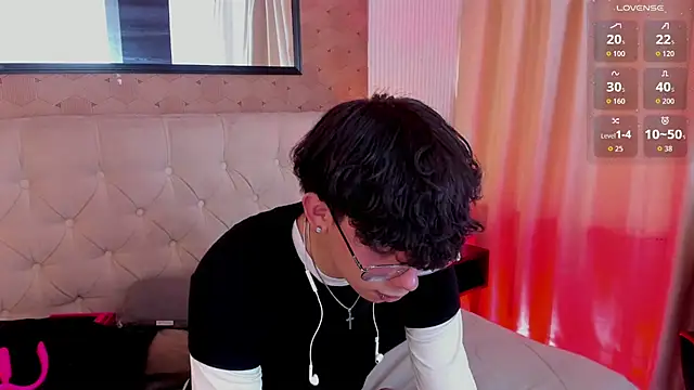 liam twiink online show from July 9, 2026, 7:51 pm