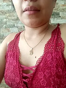 Snapshot of EllaCute_Young chatting on November 6, 2025, 2:51 pm EllaCute Young online show from November 6, 2025, 2:51 pm