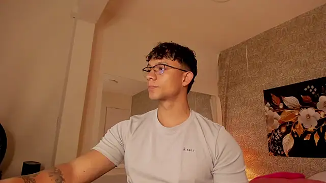 mike wills3 online show from November 2, 2025, 3:42 am