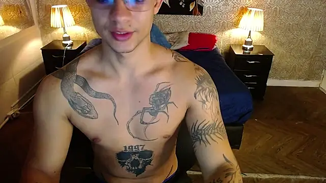 mike wills3 online show from November 19, 2025, 1:33 pm