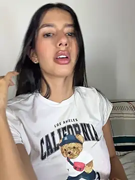 Snapshot of Julieta_Duque chatting on July 24, 2026, 3:48 am Julieta Duque online show from July 24, 2026, 3:48 am