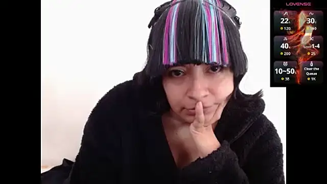 Acelinrose online show from October 13, 2025, 3:23 pm