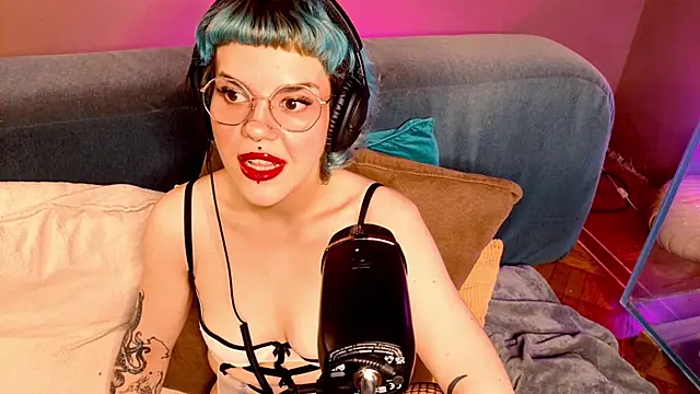 tacodeluxxxe online show from September 23, 2025, 1:19 am