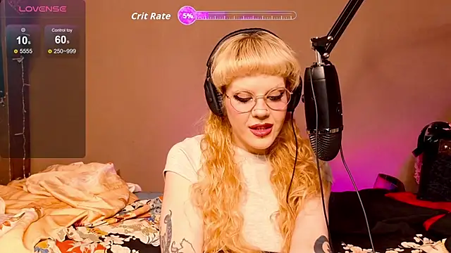 tacodeluxxxe online show from November 26, 2025, 5:03 pm