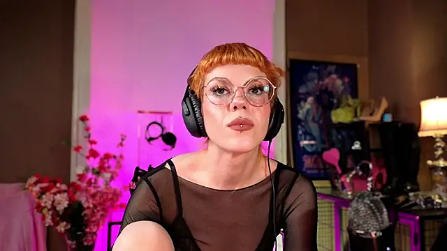 Snapshot of tacodeluxxxe chatting on May 17, 2026, 12:19 am tacodeluxxxe online show from May 17, 2026, 12:19 am