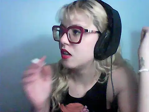 Snapshot of BlondieTami chatting on October 23, 2025, 11:31 am BlondieTami online show from October 23, 2025, 11:31 am