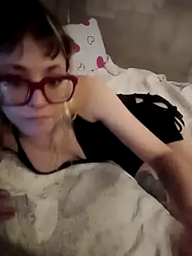 Snapshot of BlondieTami chatting on March 3, 2026, 12:17 am BlondieTami online show from March 3, 2026, 12:17 am