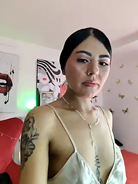 ValeNiitaLuv online show from April 19, 2026, 5:23 pm