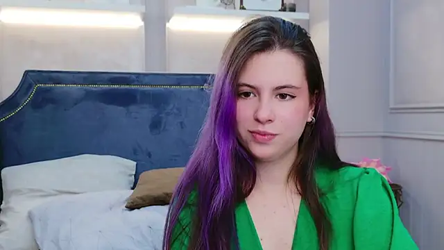 Akira Halls online show from November 7, 2025, 9:04 pm