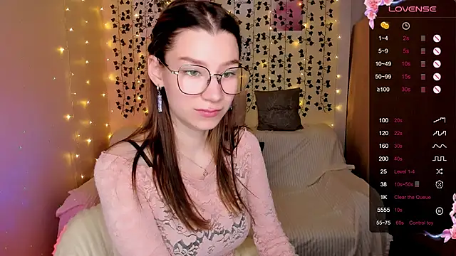 LinaBlossom  online show from November 24, 2025, 8:14 am