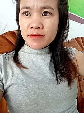 Snapshot of Norah-h chatting on October 29, 2025, 5:42 am Norah-h online show from October 29, 2025, 5:42 am