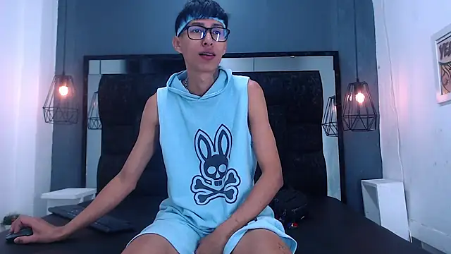 Daniel delux  online show from September 26, 2025, 11:03 am