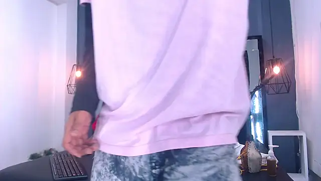 Daniel delux  online show from October 2, 2025, 1:18 pm