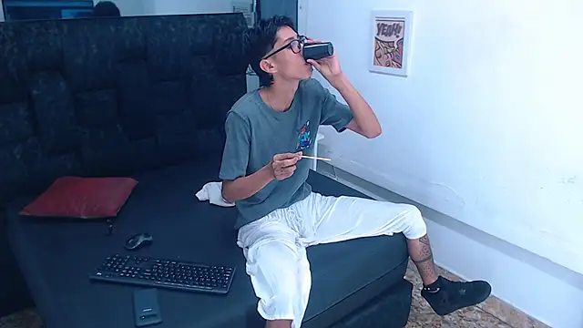 Daniel delux  online show from October 7, 2025, 11:40 am