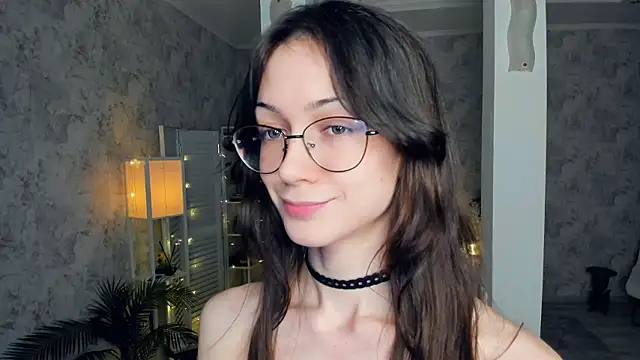 ReneeLippeatt online show from February 3, 2026, 2:53 am