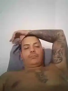 Snapshot of MaximoHall86 chatting on October 7, 2025, 3:58 am MaximoHall86 online show from October 7, 2025, 3:58 am