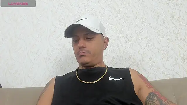 Snapshot of MaximoHall86 chatting on October 10, 2025, 12:04 pm MaximoHall86 online show from October 10, 2025, 12:04 pm