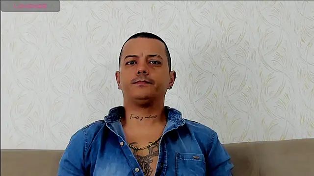 Snapshot of MaximoHall86 chatting on October 30, 2025, 12:06 pm MaximoHall86 online show from October 30, 2025, 12:06 pm