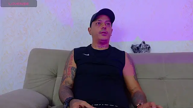 Snapshot of MaximoHall86 chatting on November 1, 2025, 11:56 am MaximoHall86 online show from November 1, 2025, 11:56 am