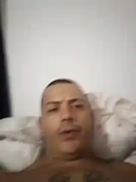 Snapshot of MaximoHall86 chatting on November 7, 2025, 4:23 am MaximoHall86 online show from November 7, 2025, 4:23 am