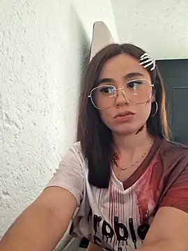 Akane24 online show from November 1, 2025, 8:22 pm