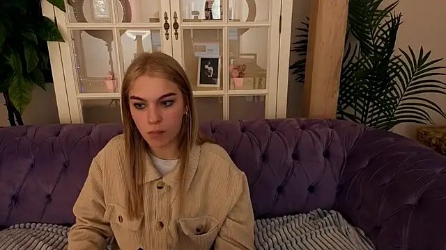 AlinaLiii online show from March 30, 2026, 12:39 pm