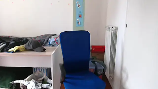 Snapshot of muscoloporco chatting on October 10, 2025, 8:24 am muscoloporco online show from October 10, 2025, 8:24 am