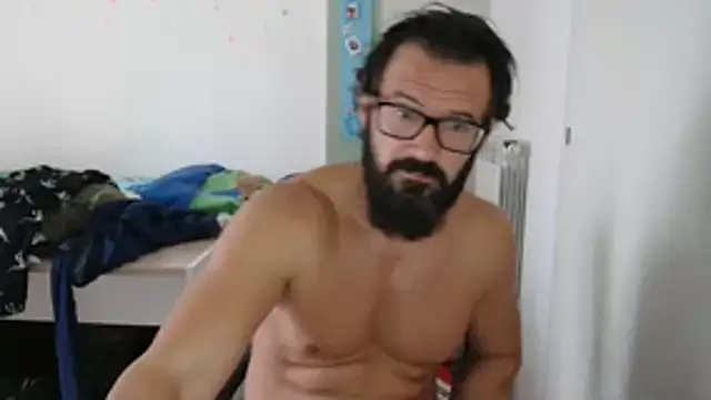 Snapshot of muscoloporco chatting on October 26, 2025, 2:12 pm muscoloporco online show from October 26, 2025, 2:12 pm