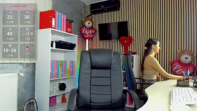 Snapshot of OfficeGirls chatting on June 1, 2026, 6:09 pm OfficeGirls online show from June 1, 2026, 6:09 pm