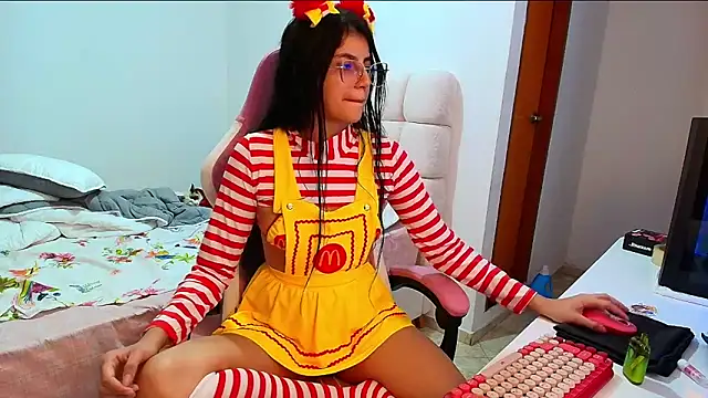 Julieta Rose19 online show from October 31, 2025, 3:18 am