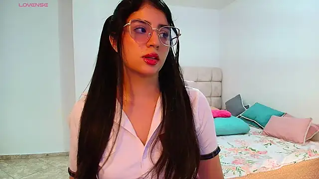 Julieta Rose19 online show from March 19, 2026, 10:47 pm